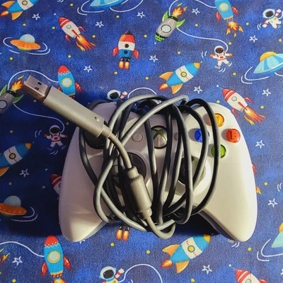 Microsoft XBox 360 Wired Controller White OEM w/ Breakaway USB Cord - Tested - Image 1 of 3