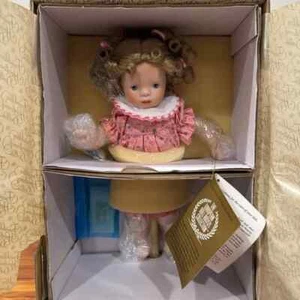 NIB Vtg Franklin Mint Heirloom Dolls Days Of The Week Doll "Monday's Child" - Picture 1 of 6