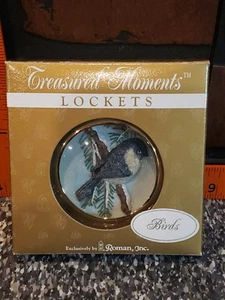 Vintage Roman 1999 Treasured Moments Christmas Locket Birds Blue Bird 88280 - Picture 1 of 5