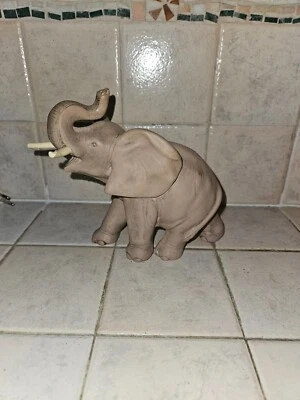 Elefante Cacciapuoti firmato - Immagine 1 di 4