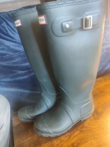 Hunter Womens Mens Matte Black Tall Rain Boots. Size 4M/5F Very Little Use EUC - Picture 1 of 10