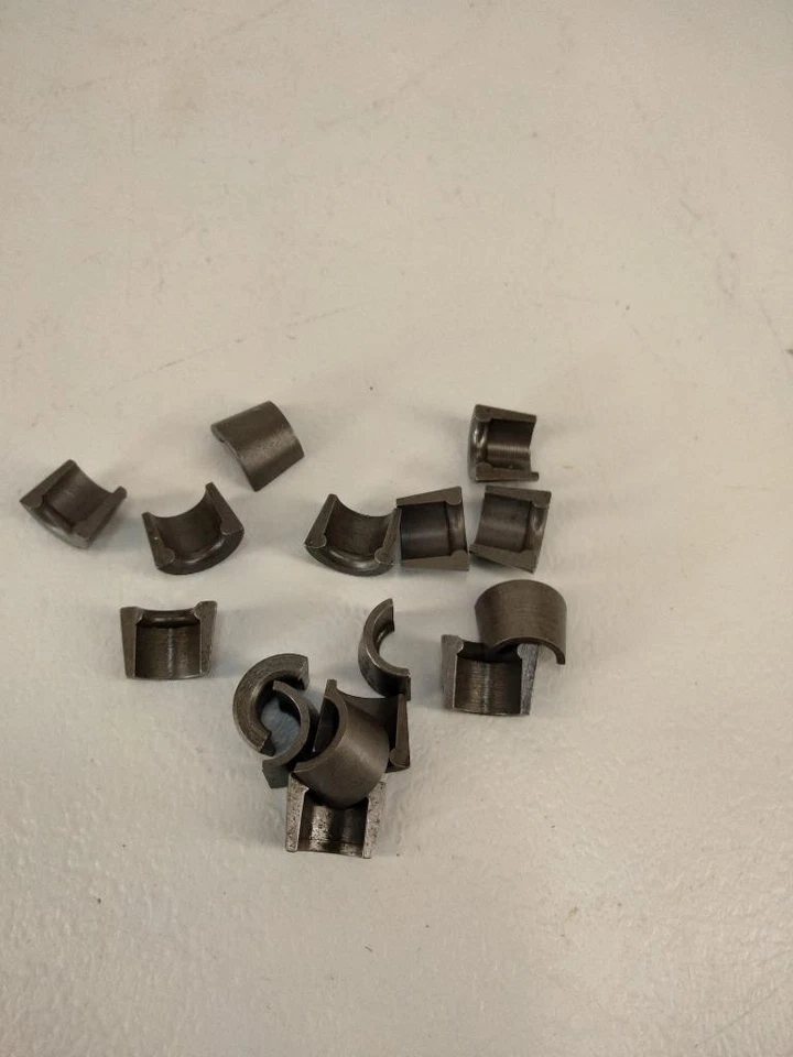 Juego de 16 retenedores de válvulas MG MGB de 1968 a 1980 parte 460-215 Foto 1 de 4