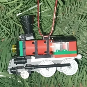 New Genuine LEGO Christmas Ornament Train with Instructions - Picture 1 of 2