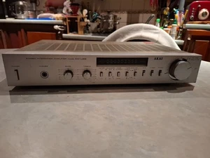 Vintage Akai AM-U22 Amplifier 2x25W, Japan 1981, Fully working - Picture 1 of 3