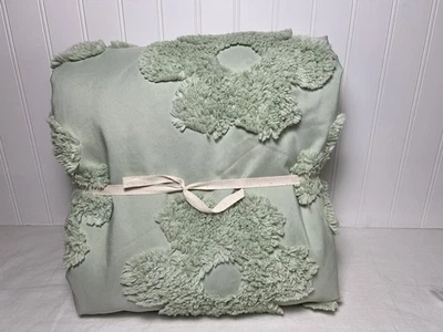 Pottery Barn Kids Textured Daisy Jacquard Duvet Cover  Sage · Twin & Sham - Image 1 of 4