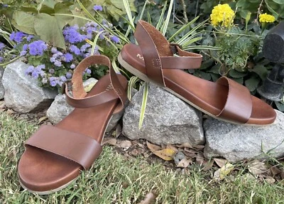 ✅ Mia Sybil Women's Size 8M Faux Leather Brown Ankle Strap Sandal - Image 1 of 4