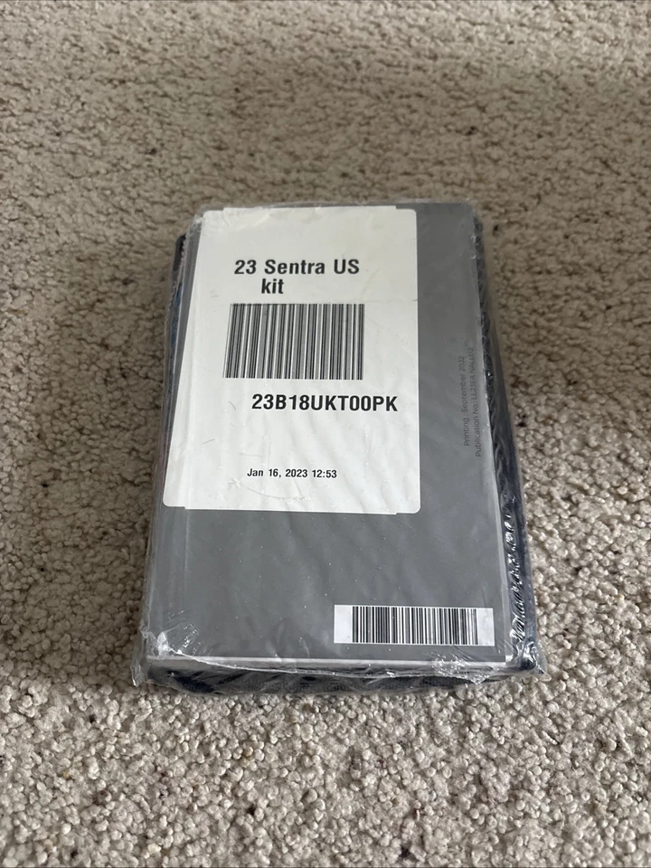 Conjunto completo manual do proprietário Nissan Sentra 2023 com estojo fabricante de equipamento original novo em folha - Imagem 1 de 1