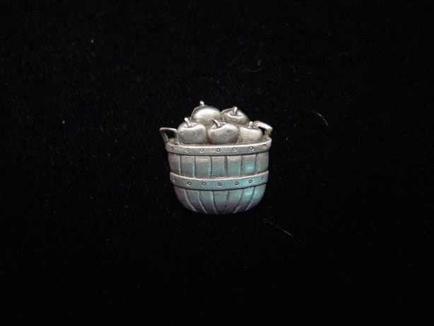 "JJ" Jonette Jewelry Silver Pewter 'Basket of APPLES' Tack Pin - Image 1 of 1