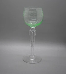 Vástago trampa de aire Val St Lambert Crown 7,25" corvejón de vino grabado verde llave griega laurel - Imagen 1 de 10