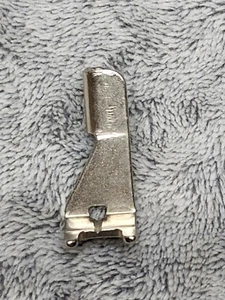 Button Presser Foot #161168 for Slant Shank Singer Sewing Machines - Mint - Picture 1 of 2