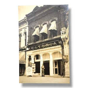 1920s Photo Theatoriam Theater Storefront with Man Standing Outside Early Cinema - Picture 1 of 2