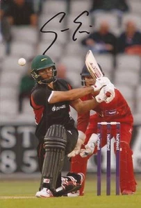LEICESTERSHIRE: GRANT ELLIOTT SIGNED 6x4 ACTION PHOTO + COA - Bild 1 von 1