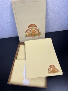 Vtg Hallmark Stationary Set, Writing Sheets And Envelopes Mushrooms Yellow - Picture 1 of 5