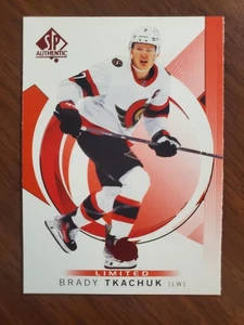 2024-25 Upper Deck SP Authentic Brady Tkachuk #21 Red Limited, Senators - Bild 1 von 2