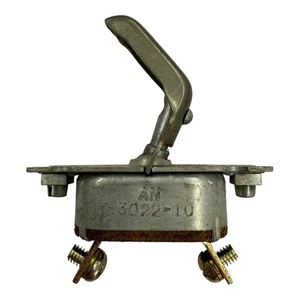 AN3022-10 Toggle Switch SPST 5930-00-636-0499 - Picture 1 of 1