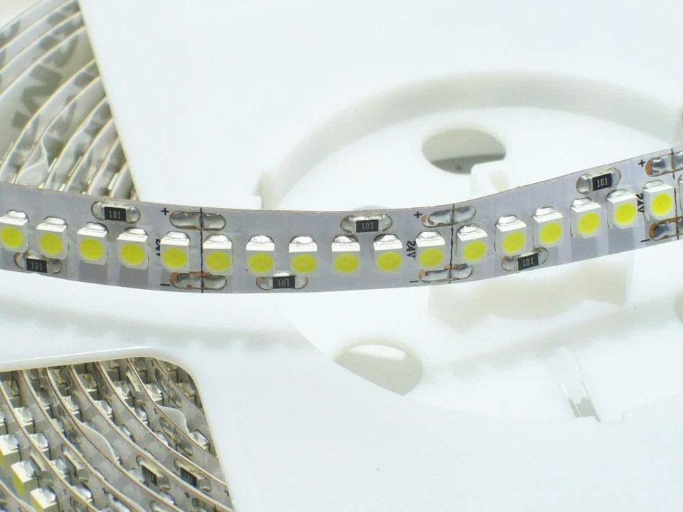 Striscia Led Rotolo 1200 SMD 3528 MT5 95W  IP20 24V BIANCO CALDO 3500K PAVIA - Immagine 1 di 1