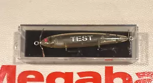 WOW! Megabass OG ROD und REEL MAGAZIN PROTOTYP TESTKÖDER "KLAR" KOSTENLOSER VERSAND - Bild 1 von 3