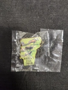 Plano Pin Company 2010 World Fair Commemorative Metal Lapel Pinback - Bild 1 von 3