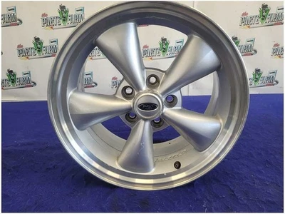 Rueda Ford Mustang GT 1994-2004 17x8 5 radios Bullitt plateada *Leer* 2640 Foto 1 de 4