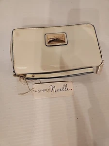 Simply Noelle White Patent Leather Clutch Wallet Handbag Wrist Strap - Picture 1 of 6
