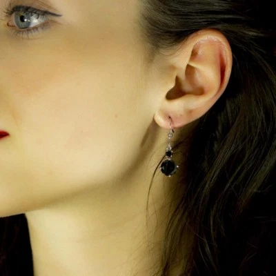 Pendientes de novia de boda con círculo simple negro de diamantes de imitación  Foto 1 de 4