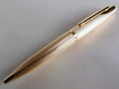 Caneta esferográfica Dunhill AD2000 banhada a ouro cevada - Imagem 1 de 4