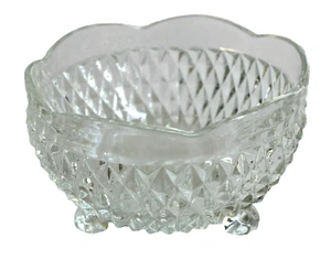 VINTAGE INDIANA GLASS CRYSTAL BOWL DIAMOND POINT SCALLOPED 3 TOED FOOTED MINT - Picture 1 of 4