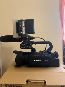 Canon XA11 Professional Full HD Camcorder Bundle - Picture 1 of 11