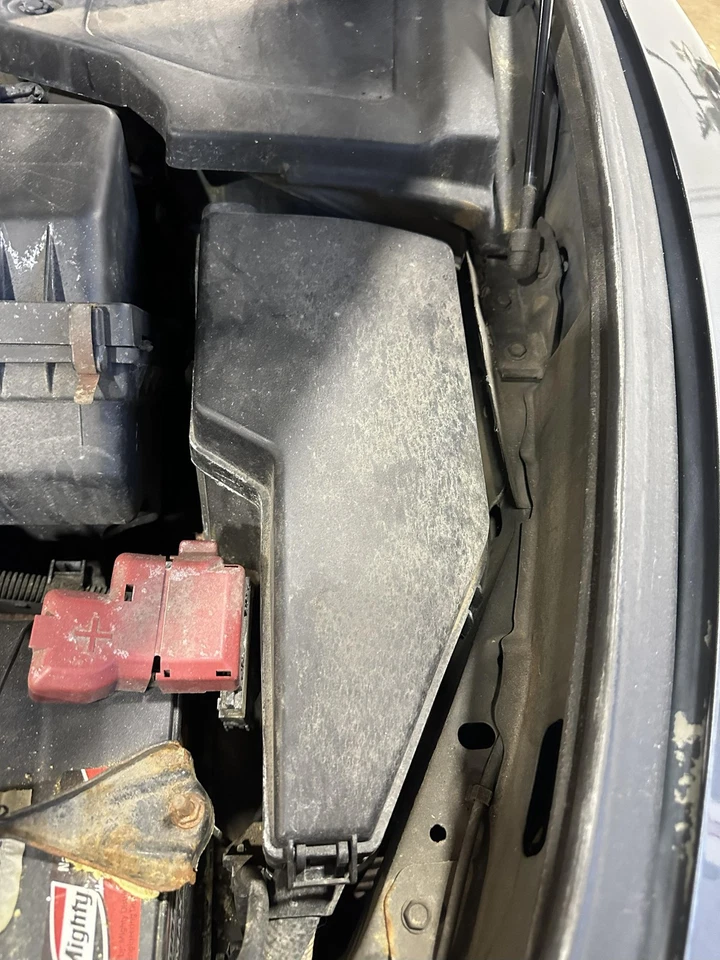 09 10 11 12 13 14 NISSAN MAXIMA Engine Fuse Box - Image 1 of 1