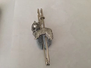 D6 Yorkshire Terrier Kilt Pin Bufanda o Broche Pin Estaño Emblema 3" 7.5 cm - Imagen 1 de 1
