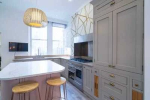 3832901 Ex Display 1909 Shaker Cashmere - White Painted Kitchen & Butler Pantry - Picture 1 of 1