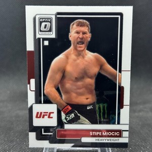 2023 Panini Optic UFC Base Stipe Miocic #17