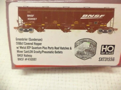 ScaleTrains Ho SXT31556, Greenbrier 5188 Covered Hopper, BNSF450997 - Image 1 of 2