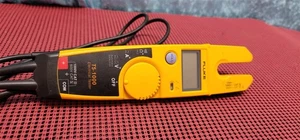 FLUKE T5-1000 PROBADOR ELÉCTRICO CORRIENTE DE CONTINUIDAD DE VOLTAJE 1000V CAT III AC/DC - Imagen 1 de 15