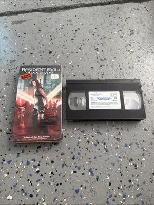 Resident Evil: Apocalypse (VHS, 2004) - Image 1 of 4