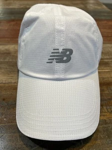 NEW BALANCE LASER PERFORMANCE Reflective RUN HAT QUICK DRY  White - Picture 1 of 3