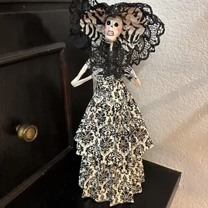 CATRINA Figure DIA DE LOS MUERTOS DAY/ DEAD Papier Maché Varnished 13" EUC - Picture 1 of 11