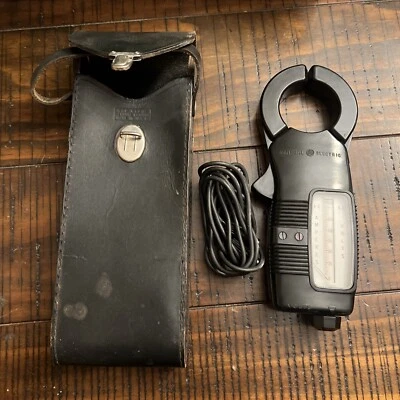 Vintage GE General Electric Amplificador e Braçadeira Volt Medidor Estojo de Couro Funcionando - Imagem 1 de 4