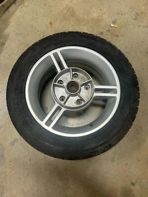 2008-2011 CAN-AM SPYDER RS RT OEM REAR WHEEL & TIRE WITHOUT HUB Foto 1 de 4