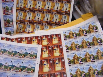 DISNEY Lot of 30 sets of 5 St. Vincent 1989 USA Monument stamps. - Image 1 of 4