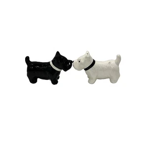 American Atelier Kissing Scottish Terrier Dog  Salt And Pepper ShakersMagnetic - Picture 1 of 5