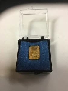 Prendedor de servicio vintage White Castle restaurante tono dorado 6 años nuevo stock antiguo - Imagen 1 de 4