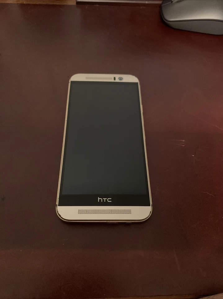 HTC One M9 - 32GB - Gold on Silver (Verizon) Smartphone - Image 1 of 2
