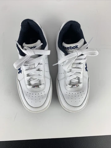 0054 Reebok New York Yankees tennis shoes white with blue interior. Size 1 Men/b Cover