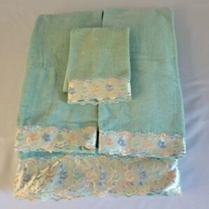 Avanti 4pc Set 1 Bath Towel 2 Hand Towels 1 Washcloths Mint Greed Embroider 1978