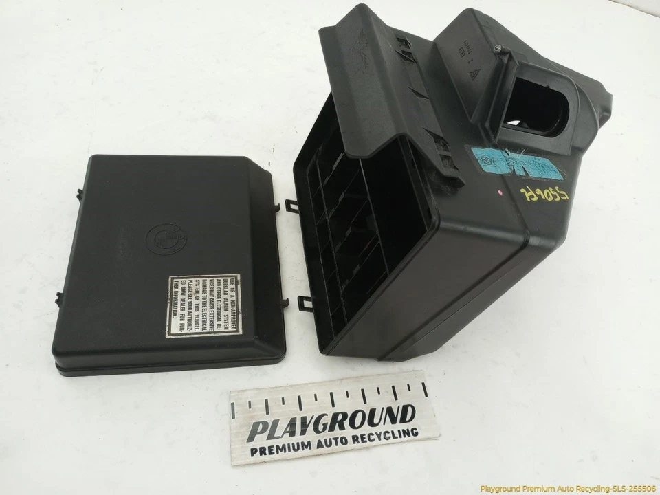 Caixa de fusíveis do motor BMW 735i E32 3.5L 6 cilindros compatível com 1988 1989 1990 1991 1992 88 89 - Imagem 1 de 4