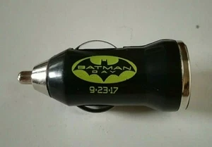 Gadget Batman Day 2017 - USB Con attacco per accendisigari - Nuova, mai usata. - Foto 1 di 2