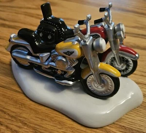 DEP 56 SNOW VILLAGE HARLEY-DAVIDSON ACCESSORIO "FAT BOY & SOFTAIL" - 54900 - Foto 1 di 8