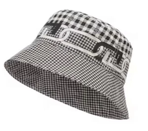 NWT $950 Fendi Classic Nylon FF Logo Bucket Hat Black/White M FXQ801 - Picture 1 of 9