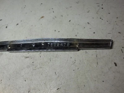 Pontiac Lemans 1966 panel de puerta original emblema logotipo 7589479 Foto 1 de 4